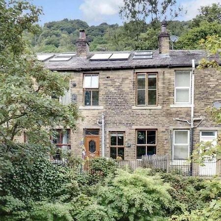 Beautiful Riverside Home, Hebden Bridge, Woodland Views, Sleeps 2 - 9 Bagian luar foto