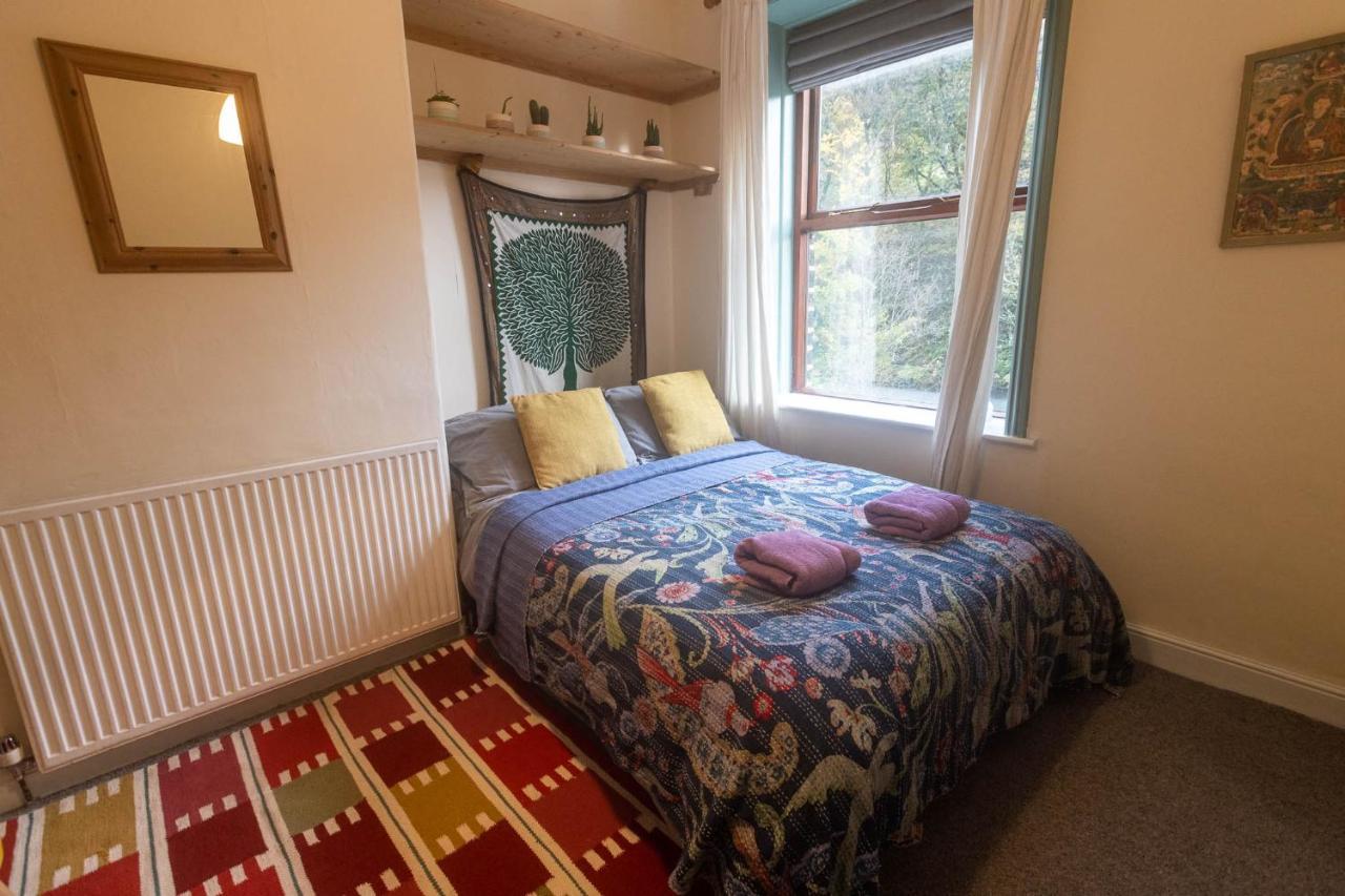 Beautiful Riverside Home, Hebden Bridge, Woodland Views, Sleeps 2 - 9 Bagian luar foto