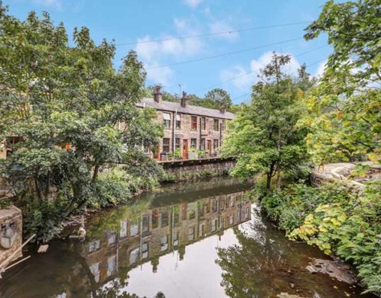 Beautiful Riverside Home, Hebden Bridge, Woodland Views, Sleeps 2 - 9 Bagian luar foto