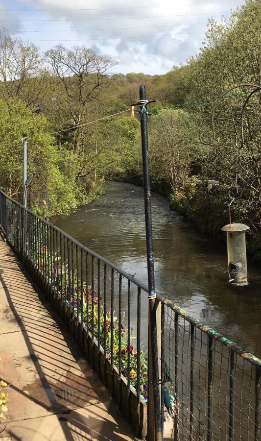 Beautiful Riverside Home, Hebden Bridge, Woodland Views, Sleeps 2 - 9 Bagian luar foto